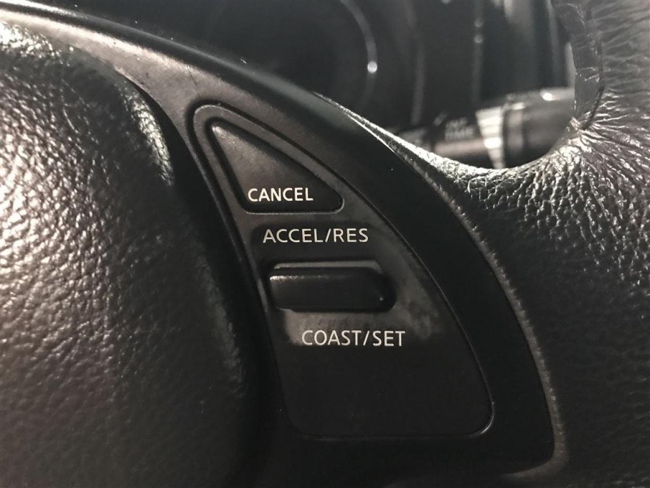 663900