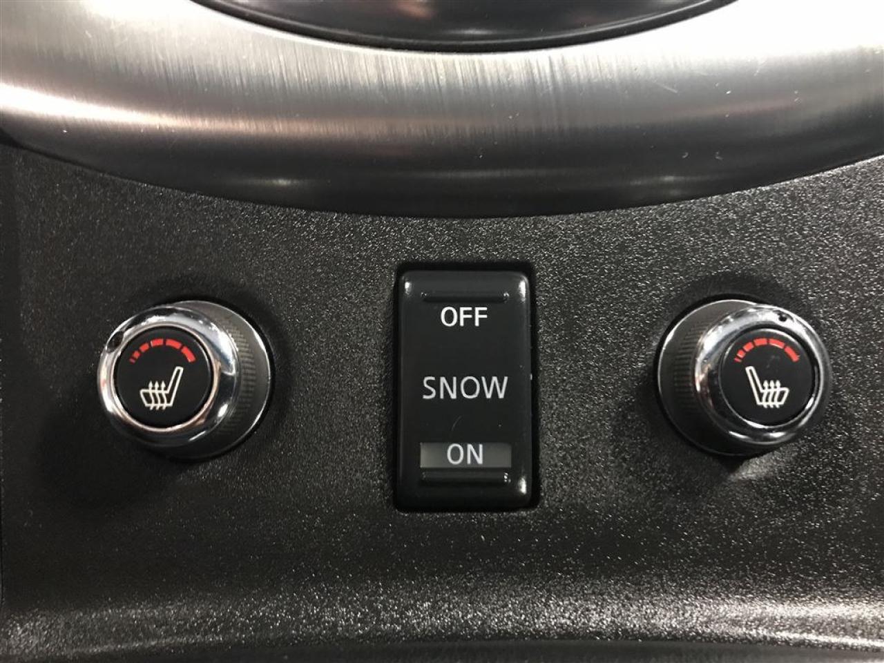 663900
