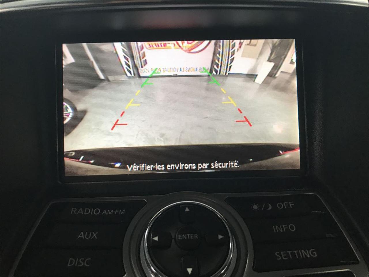 663900