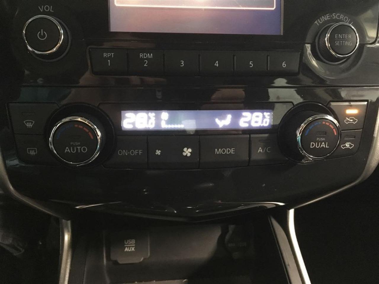 663936