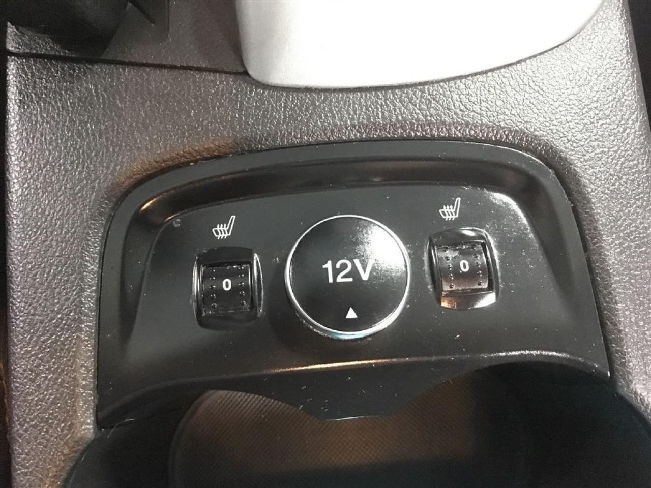 663940