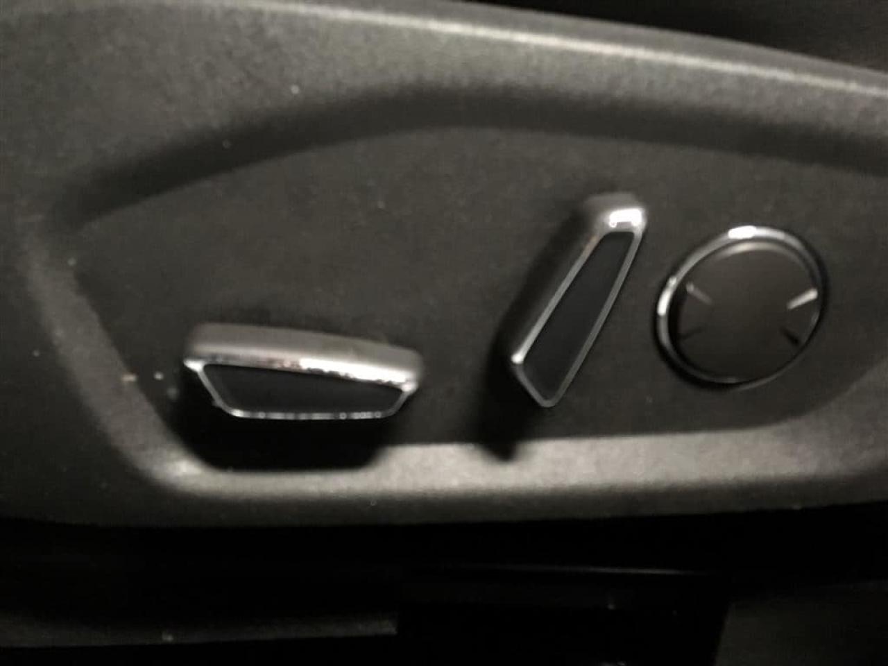 663945