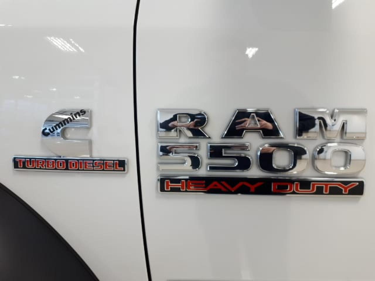 663946