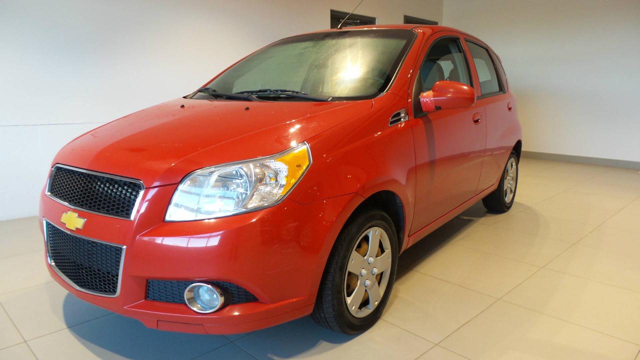 Used 2011 Chevrolet Aveo Familiale 5 portes LT for sale in St-Raymond, QC