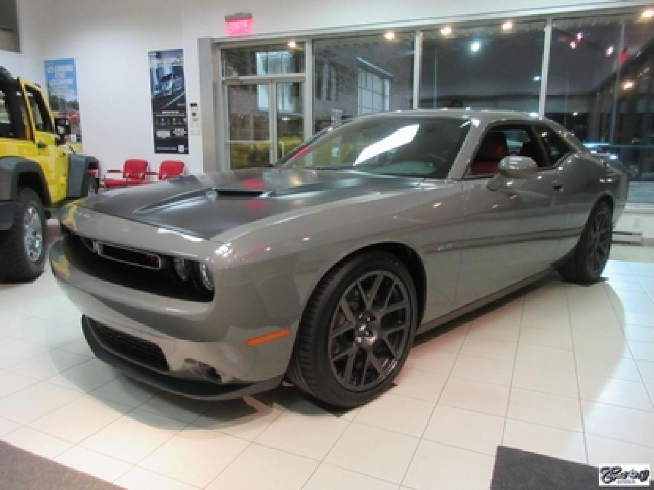 Used 2017 Dodge Challenger R/T for sale in Varennes, QC