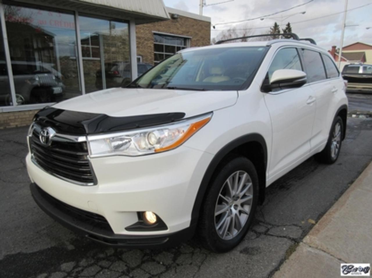 <a href=https://www.autoaubaine.com/Toyota-Highlander-c6962858.html>https://www.autoaubaine.com/Toyota-Highlander-c6962858.html</a>

Toyota Highlander Xle V6 Awd 2015\n\nRégulateur de vitesse, Toit ouvrant, Essuie-glaces intermittents, Essuie-glace arrière, Anti-démarreur, Freins ABS, Contrôle de stabilité, Coussin gonflable conducteur, Lecteur CD, Lecteur MP3, Coffre - Ouverture à distance, Miroirs chauffants, Portes électriques, Sièges électriques, Tachymètre, Vitres électriques, Air climatisé, Intérieur en cuir, Banquette de troisième rangée, Chauffage arrière, Climatisation deux zones, Commandes audio au volant, Sièges arrières rabattables, Sièges chauffants, Volant ajustable, Aileron, Tapis protecteurs, Vitres teintées, Attelage remorque, Radio satellite, Ordinateur de bord, Caméra de recul, Radio AM/FM, Protège-capot, Direction assistée, Télédéverrouillage, Système dalarme, Rétroviseurs électriques, Jantes en alliage, Antipatinage, Phares antibrouillards, Coussins gonflables, Support à bagages, Verrous de sécurité pour enfants, Système de surveillance de la pression des pneus, Dégivreur de lunette arrière, Miroirs ajustables de lintérieur, Sièges baquets, Technologie Bluetooth intégrée, Port USB, Climatiseur automatique, Système HomeLink\n\nWOW!!!  Blanc perle intérieur en cuir tan, 4 PNEUS HIVER SUR RIMS INCLUS, toit ouvrant, navigation, caméra de recul, climatisation et chauffage arrière, 8 PASSAGERS, gr. électrique, sièges chauffants, entrée sans clé, bluetooth, hayon électrique, système de repérage TAG, attache-remorque et +++.  Capacité de remorquage de 5000 lbs, un très beau VUS luxueux, spacieux et fiable!!!  Carproof disponible...

BALANCE DE GARANTIE TOYOTA JUSQUAU 25 SEPTEMBRE 2019 OU 100000 KM SUR GR. MOTOPROPULSEUR!!!


*****TEXTOS BIENVENUE 514 707-4090*****

CHAPUT AUTO CONCESSIONNAIRE CHRYSLER JEEP RAM À VARENNES DEPUIS PLUS DE 65 ANS. TOUS NOS VÉHICULES SONT INSPECTÉS, RÉPARÉS ET GARANTIS. FINANCEMENT RAPIDE SUR PLACE 2 IÈME ET 3 IÈME CHANCE AU CRÉDIT, AUCUN CAS REFUSÉ.  

     WWW.CHAPUTOCCASION.COM

SBELLEMARE@CHAPUTAUTOMOBILE.COM

*****OUVERT LE SAMEDI DE 10H À 16H*****