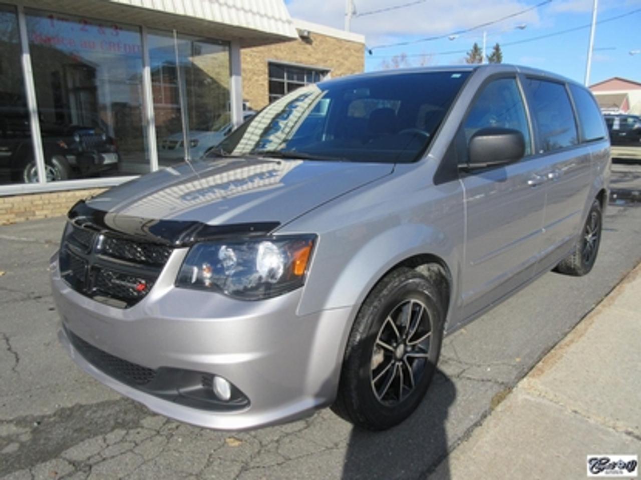 <a href=https://www.autoaubaine.com/Dodge-Grand Caravan-c6967496.html>https://www.autoaubaine.com/Dodge-Grand Caravan-c6967496.html</a>

Dodge Grand Caravan SXT 2014\n\nRégulateur de vitesse, Essuie-glaces intermittents, Essuie-glace arrière, Anti-démarreur, Freins ABS, Contrôle de stabilité, Coussin gonflable conducteur, Démarreur à distance, Lecteur CD, Lecteur MP3, Chauffe-moteur, Miroirs chauffants, Portes électriques, Sièges électriques, Tachymètre, Vitres électriques, Air climatisé, Banquette de troisième rangée, Chauffage arrière, Climatisation deux zones, Commandes audio au volant, Sièges arrières rabattables, Volant ajustable, Aileron, Deux portes coulissantes, Moulures protectrices latérales, Tapis protecteurs, Vitres teintées, Ordinateur de bord, Radio AM/FM, Protège-capot, Direction assistée, Télédéverrouillage, Rétroviseurs électriques, Jantes en alliage, Antipatinage, Phares antibrouillards, Coussins gonflables, Support à bagages, Verrous de sécurité pour enfants, Système de surveillance de la pression des pneus, Dégivreur de lunette arrière, Miroirs ajustables de lintérieur, Sièges baquets, Port USB\n\nBALANCE DE GARANTIE PROLONGÉE PLAN OR GLOBALE JUSQUAU 5 MARS 2019 OU 100000 KM!!!  Edition spéciale BLACKTOP, climatisation et chauffage arrière, vitre électriques dans les portes coulissantes, dem. à distance, gr. électrique, déflecteur de capot, STOW N GO COMPLET (sièges qui entrent dans le plancher), bien entretenu, très bas kilométrage, faut voir!!!  Carproof disponible, aucun accident...

*****TEXTOS BIENVENUE 514 707-4090*****

CHAPUT AUTO CONCESSIONNAIRE CHRYSLER JEEP RAM À VARENNES DEPUIS PLUS DE 65 ANS. TOUS NOS VÉHICULES SONT INSPECTÉS, RÉPARÉS ET GARANTIS. FINANCEMENT RAPIDE SUR PLACE 2 IÈME ET 3 IÈME CHANCE AU CRÉDIT, AUCUN CAS REFUSÉ.  

     WWW.CHAPUTOCCASION.COM

SBELLEMARE@CHAPUTAUTOMOBILE.COM