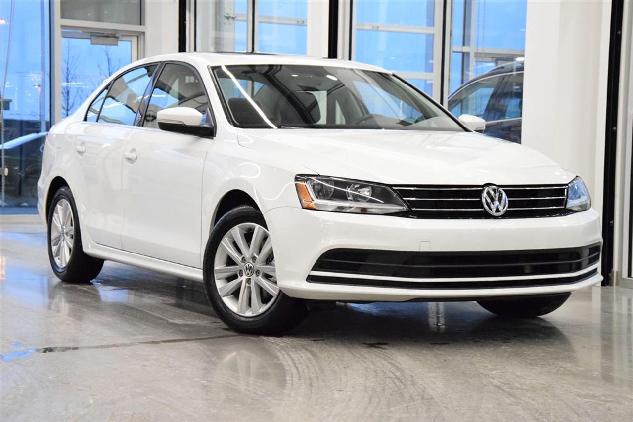 <a href=https://www.vaudreuilvolkswagen.com/occasion/Volkswagen-Jetta-2017.html>https://www.vaudreuilvolkswagen.com/occasion/Volkswagen-Jetta-2017.html</a>

Edition Wolfsburg toit ouvrant, roues de 16, Bluetooth et App-Connect , caméra de recul, moteur 1.4T siège électrique, climatisation doubles-zones, entrée sans clef. Jamais accidenté.        Possibilité dextension de 2 ans ou 40 000 kms de la garantie dorigine avec la certification supérieure Volkswagen        Aucunes obligations bancaires, aucuns frais cachés        Mise en service : 30 juin 2017