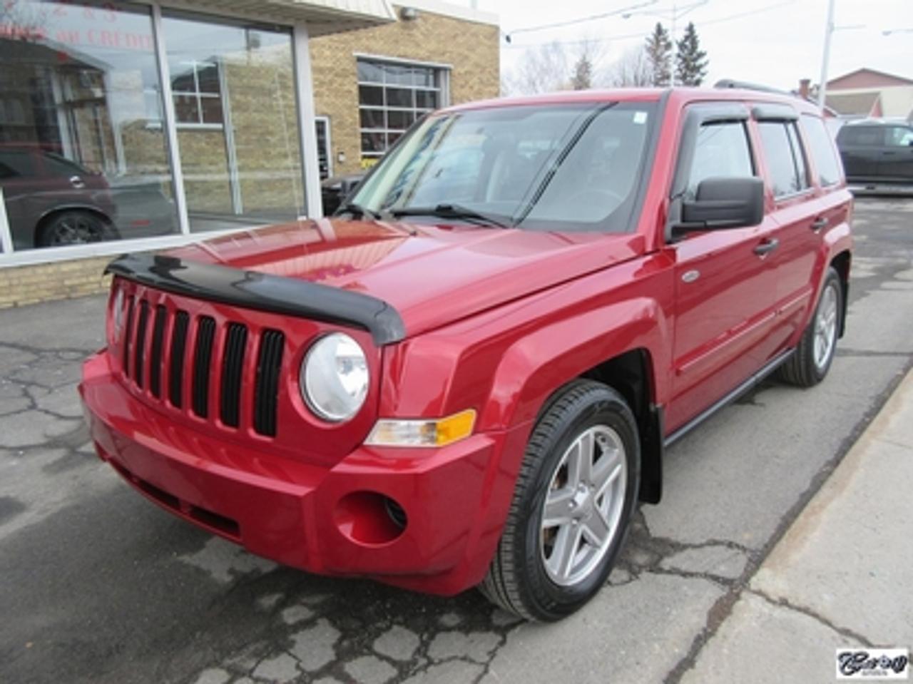 <a href=https://www.autoaubaine.com/Jeep-Patriot-c7023160.html>https://www.autoaubaine.com/Jeep-Patriot-c7023160.html</a>

Jeep Patriot 4rm North 2008\n\nRégulateur de vitesse, Essuie-glaces intermittents, Essuie-glace arrière, Anti-démarreur, Freins ABS, Contrôle de stabilité, Coussin gonflable conducteur, Lecteur CD, Chauffe-moteur, Miroirs chauffants, Portes électriques, Tachymètre, Vitres électriques, Air climatisé, Commandes audio au volant, Sièges arrières rabattables, Sièges chauffants, Volant ajustable, Moulures protectrices latérales, Tapis protecteurs, Vitres teintées, Ordinateur de bord, Radio AM/FM, Protège-capot, Direction assistée, Télédéverrouillage, Rétroviseurs électriques, Jantes en alliage, Antipatinage, Coussins gonflables, Support à bagages, Système de surveillance de la pression des pneus, Dégivreur de lunette arrière, Miroirs ajustables de lintérieur, Sièges baquets\n\nIMPECCABLE, entretenu minutieusement, 1 seule proprio (67 ans), 4X4, sièges chauffants, gr. électrique, A/C, régulateur de vitesse, déflecteurs de vitres et de capot, pneus comme neufs, bas kilométrage, petit VUS économique, faut voir!!!  Carproof disponible, aucun accident...

*****TEXTOS BIENVENUE 514 707-4090*****

CHAPUT AUTO CONCESSIONNAIRE CHRYSLER JEEP RAM À VARENNES DEPUIS PLUS DE 65 ANS. TOUS NOS VÉHICULES SONT INSPECTÉS, RÉPARÉS ET GARANTIS. FINANCEMENT RAPIDE SUR PLACE 2 IÈME ET 3 IÈME CHANCE AU CRÉDIT, AUCUN CAS REFUSÉ.  

     WWW.CHAPUTOCCASION.COM

SBELLEMARE@CHAPUTAUTOMOBILE.COM

*****OUVERT LE SAMEDI DE 10H À 16H*****
