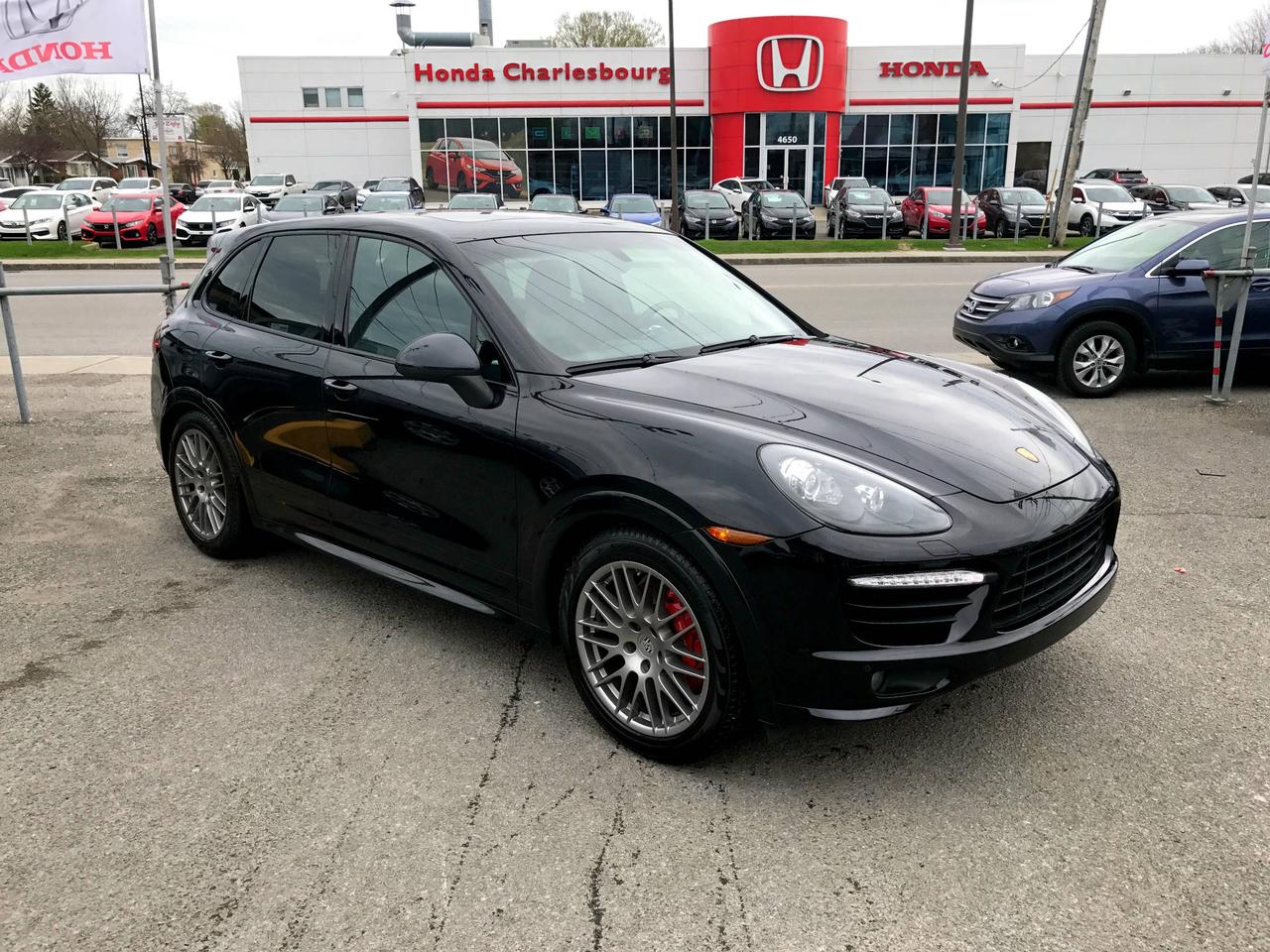 <a href=https://www.hondacharlesbourg.com/occasion/Porsche-Cayenne-2013.html>https://www.hondacharlesbourg.com/occasion/Porsche-Cayenne-2013.html</a>

Jamais Accidenté 
Un Propriétaire
Garantie porsches jusquau 1 août 2019 ou 160 000km
Liste des équipement optionnel:
Peinture Jet Black métallique  940$
Porsche Dynamic Chassis Control 4010$
Power Steering Plus 310$
Porsche Torque Vectoring plus 1710$
Toit Panoramique 2110$
Système dentrée sans clef 1250$
Pare Brise Chauffant 560$
GTS Interior pack in carmin 3940$
Bluetooth et navigation 4200$
Park assist with rear cam 2000$
Ext.Led comfort lighting pack 970$