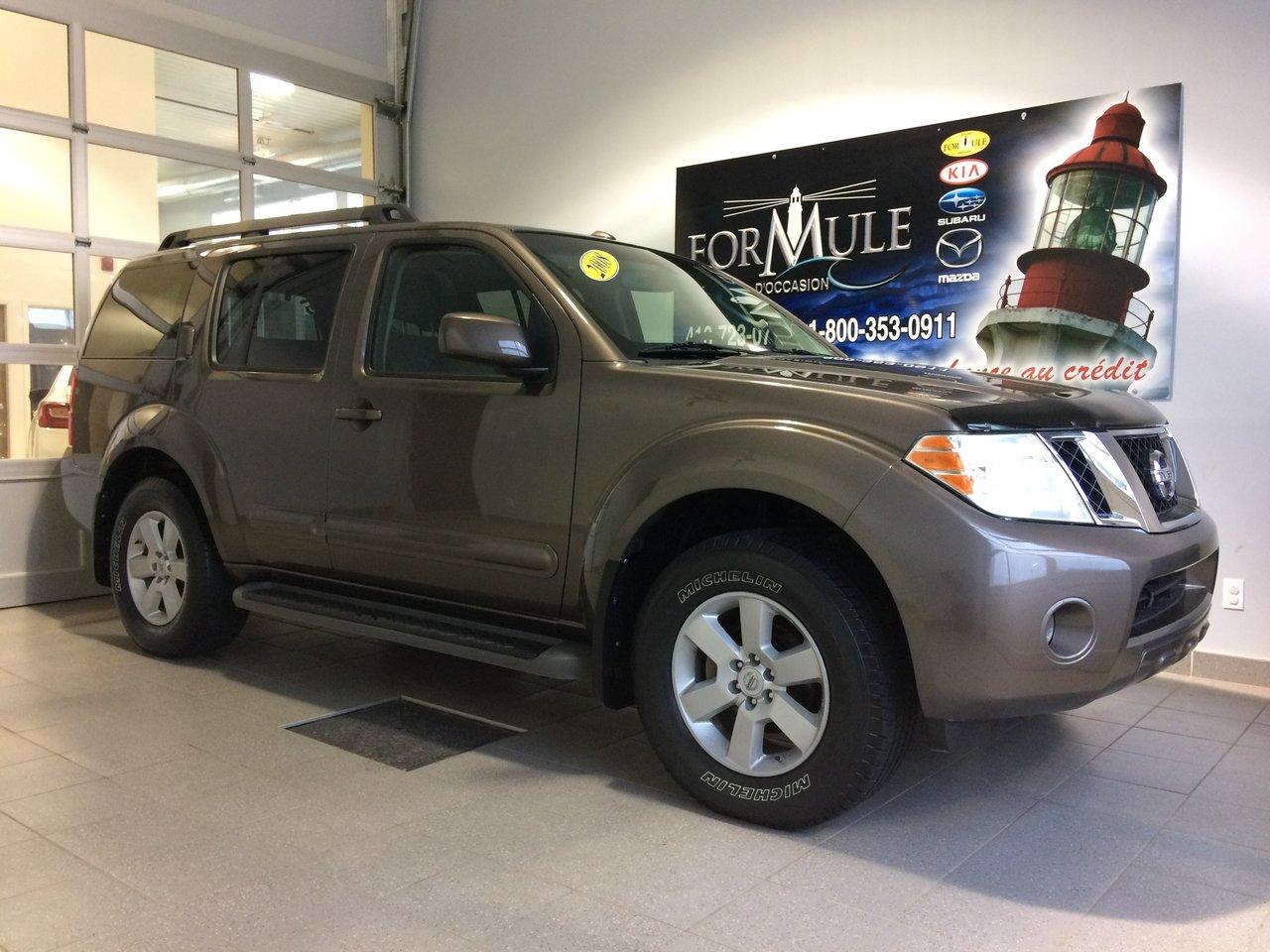 <a href=https://www.autoaubaine.com/Nissan-Pathfinder-c6949655.html>https://www.autoaubaine.com/Nissan-Pathfinder-c6949655.html</a>

Nissan Pathfinder SE 2008\n\nRégulateur de vitesse, Essuie-glaces intermittents, Freins ABS, Contrôle de stabilité, Coussin gonflable conducteur, Coussins gonflables latéraux, Lecteur CD, Vitres électriques, Air climatisé, Lampes de lecture arrière, Sièges chauffants, Volant ajustable, Tapis protecteurs, Attelage remorque, Rétroviseur électrique, Direction assistée, Sièges de troisième rangée, Rétroviseurs chauffants, Coussins gonflables arrière pour la tête, Siège conducteur - soutien lombaire, Freins à disque, Antipatinage, Verrous de sécurité pour enfants, Système de surveillance de la pression des pneus, Sièges baquets, Roue de secours - Temporaire, Aluminium, Climatisation\n\nPOUR LE PLUS GRAND CHOIX À UN SEUL ENDROIT, LE MEGA CENTRE DE LUSAGÉ DANS LEST DU QUÉBEC. COUVRANT LA GRANDE RÉGION DE RIMOUSKI, MATANE, MONT-JOLI, RIVIÈRE-DU-LOUP, STE-ANNE DES MONTS, MATAPÉDIA,GASPÉSIE... CONTACTEZ-NOUS SANS FRAIS AU 1-877-864-3666 LIVRAISON PARTOUT AU QUÉBEC.