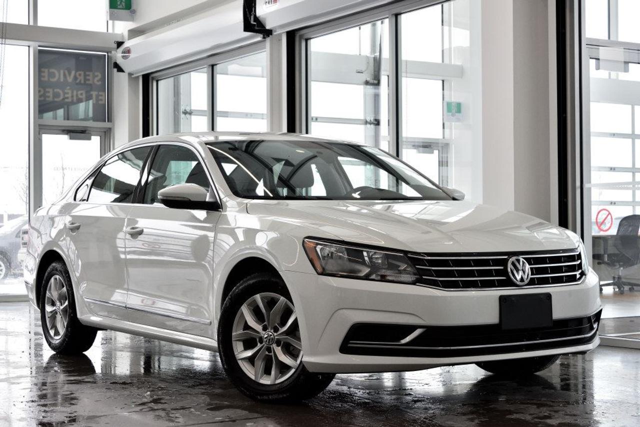 <a href=https://www.vaudreuilvolkswagen.com/occasion/Volkswagen-Passat-2017.html>https://www.vaudreuilvolkswagen.com/occasion/Volkswagen-Passat-2017.html</a>

Modèle Trendline+ équipé de bancs chauffants, Bluetooth, App-Connect, volant gainé de cuir, lumières et climatisation automatique, roues de 16, moteur 1.8T. Jamais accidenté.    Possibilité dextension de 2 ans ou 40 000 kms de la garantie dorigine avec la certification supérieure Volkswagen    Aucunes obligations bancaires, aucuns frais cachés    Mise en service : 30 Novembre 2016    Bienvenue chez Vaudreuil Volkswagen!