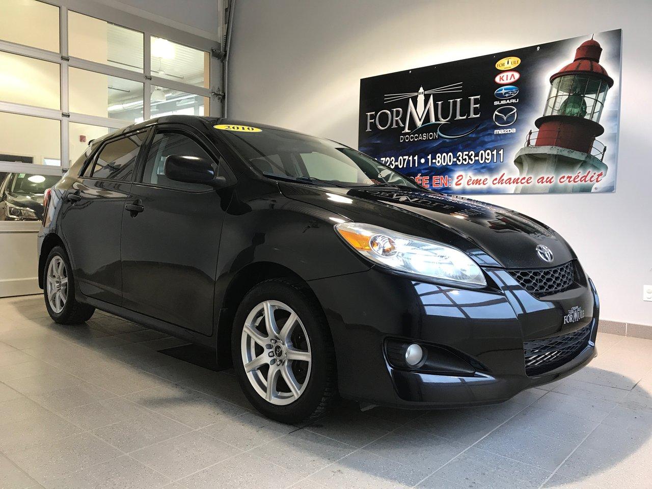 <a href=https://www.autoaubaine.com/Toyota-Matrix-c6993780.html>https://www.autoaubaine.com/Toyota-Matrix-c6993780.html</a>

Toyota Matrix Base 2010\n\nEssuie-glaces intermittents, Anti-démarreur, Freins ABS, Coussin gonflable conducteur, Coussins gonflables latéraux, Lecteur CD, Lecteur MP3, Lampes de lecture arrière, Volant ajustable, Enjoliveurs, Tapis protecteurs, Rétroviseur électrique, Direction assistée, Rétroviseurs chauffants, Coussins gonflables arrière pour la tête, Sièges tissu, Freins à disque, Verrous de sécurité pour enfants, Sièges baquets, Cache bagages\n\nPOUR LE PLUS GRAND CHOIX À UN SEUL ENDROIT, LE MEGA CENTRE DE LUSAGÉ DANS LEST DU QUÉBEC. COUVRANT LA GRANDE RÉGION DE RIMOUSKI, MATANE, MONT-JOLI, RIVIÈRE-DU-LOUP, STE-ANNE DES MONTS, MATAPÉDIA,GASPÉSIE... CONTACTEZ-NOUS SANS FRAIS AU 1-877-864-3666 LIVRAISON PARTOUT AU QUÉBEC.