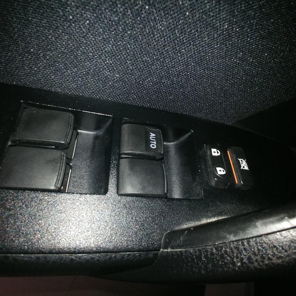 664785