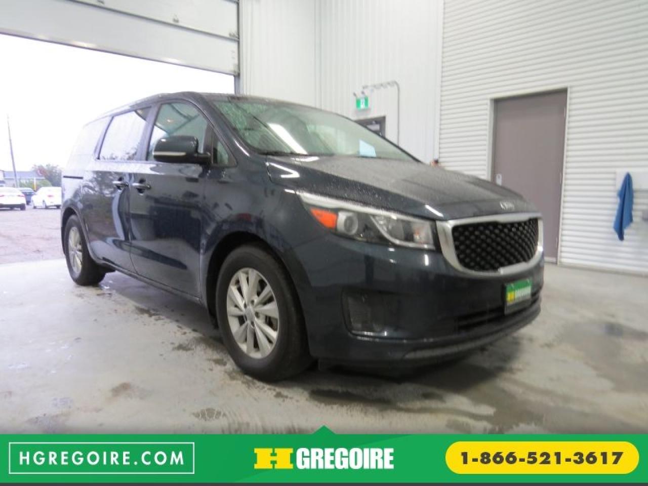 Used 2017 Kia Sedona LX for sale in St-Léonard, QC