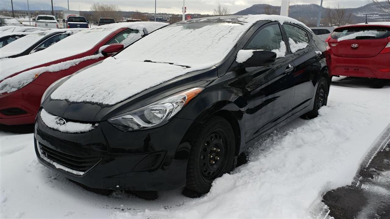 <a href=https://www.riendeauhyundai.com/occasion/Hyundai-Elantra-2013.html>https://www.riendeauhyundai.com/occasion/Hyundai-Elantra-2013.html</a>

**JAMAIS ACCIDENTÉ** PORTES ET VITRES ÉLECTRIQUES, BANCS CHAUFFANTS, RÉGULATEUR DE VITESSE, BLUETOOTH, MIROIRS ÉLECTRIQUES, COMMANDES AUDIO AU VOLANT....rabais de 500$ au financement déja inclus dans le prix affiché...      RIENDEAU HYUNDAI        Un concessionnaire établi depuis 1993 ayant vue 3 générations.           Ouvert le samedi de 10h à 16h      Rejoignez-nous en tout temps au 514-709-2886.           Vous manquez de temps pour venir nous visiter? Laissez-nous le savoir et profitez de notre service de visite à domicile ou au travail selon votre horaire!           Sachez que tous nos véhicules sont inspectés par nos techniciens certifiés Hyundai et quun rapport Carproof est disponible en tout temps sur demande.           Venez faire lexpérience Riendeau Hyundai et choisissez parmi notre vaste inventaire de véhicules doccasion avec des taux certifiés à partir de 2.9% et demandez à propos de nos promotions sur nos pneus dhivers.           À proximité de Montréal, Longueuil, Brossard, St-Hubert, St-Hyacinthe, Drummondville, Saint-Basile-le-Grand, Boucherville, Varennes et Chambly. Venez constatez pourquoi tant de clients choisissent Riendeau Hyundai et rien dautre.           ================================================================          A dealer establish since 1993 and with 3 generations.           Open on Saturday from 10h to 16h.       Call us anytime at 514-709-2886.           Lacking time to visit us? Let us know and benefit of our home and office service following your schedule.           Know that our vehicles are inspected by our Hyundai certified technicians and that a Carproof report is available at anytime on demand.           Come meet the experience Riendeau Hyundai and chose within our massive inventory of used car with certified interest rate starting at 2.9% and ask us about our promotion on winter tires.          Close to Montreal, Longueuil, Brossard, St-Hubert, Ste-Hyacinthe, Drummondville, Saint-Basile-le-Grand, Boucherville, Varennes and Chambly. Let us show you why so many customer choose Riendeau Hyundai and nothing else!