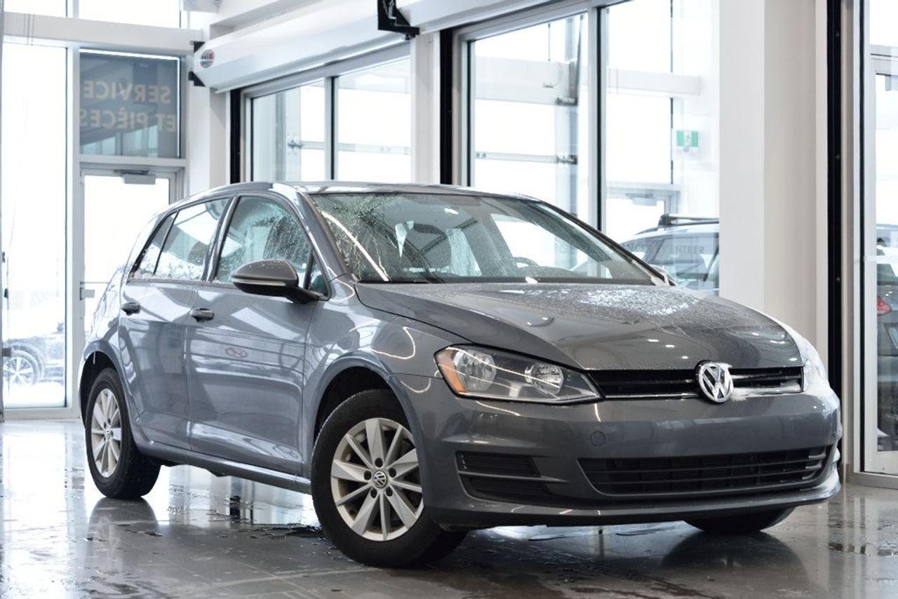 <a href=https://www.vaudreuilvolkswagen.com/occasion/Volkswagen-Golf-2016.html>https://www.vaudreuilvolkswagen.com/occasion/Volkswagen-Golf-2016.html</a>

Modèle Trendline 4 portes , moteur 1.8T de 170HP, équipé de App Connect, Écran tactile, Bluetooth, Volant gainé de cuir multifonctionnel, Roues 15, régulateur de vitesse, miroirs électriques chauffants, bancs chauffants et Air Climatisé. Jamais accidenté .     Possibilité dextension de 2 ans ou 40 000 kms de la garantie dorigine avec la certification supérieure Volkswagen    Aucunes obligations bancaires, aucuns frais cachés    Mise en service : 30 septembre 2016    ***************************************************************************************Bienvenue chez Vaudreuil Volkswagen,