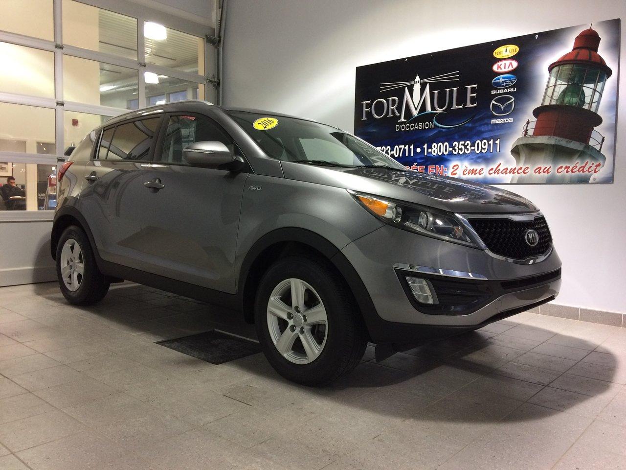 <a href=https://www.autoaubaine.com/Kia-Sportage-c6962870.html>https://www.autoaubaine.com/Kia-Sportage-c6962870.html</a>

Kia Sportage LX 2016\n\nRégulateur de vitesse, Essuie-glaces intermittents, Anti-démarreur, Freins ABS, Contrôle de stabilité, Coussin gonflable conducteur, Coussins gonflables latéraux, Lecteur CD, Lecteur MP3, Portes électriques, Sièges électriques, Vitres électriques, Air climatisé, Sièges chauffants, Volant ajustable, Tapis protecteurs, Phares automatiques, Rétroviseur électrique, Direction assistée, Rétroviseurs chauffants, Coussins gonflables arrière pour la tête, Sièges tissu, Freins à disque, Sièges chauffants - Avant, Antipatinage, Phares antibrouillards, Verrous de sécurité pour enfants, Sièges baquets, Technologie Bluetooth intégrée, Aluminium, Climatisation\n\nPOUR LE PLUS GRAND CHOIX À UN SEUL ENDROIT, LE MEGA CENTRE DE LUSAGÉ DANS LEST DU QUÉBEC. COUVRANT LA GRANDE RÉGION DE RIMOUSKI, MATANE, MONT-JOLI, RIVIÈRE-DU-LOUP, STE-ANNE DES MONTS, MATAPÉDIA,GASPÉSIE... CONTACTEZ-NOUS SANS FRAIS AU 1-877-864-3666 LIVRAISON PARTOUT AU QUÉBEC.