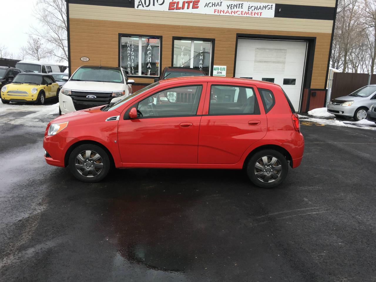 Used 2009 Chevrolet Aveo Familiale 5 portes LS for sale in St-Sulpice, QC