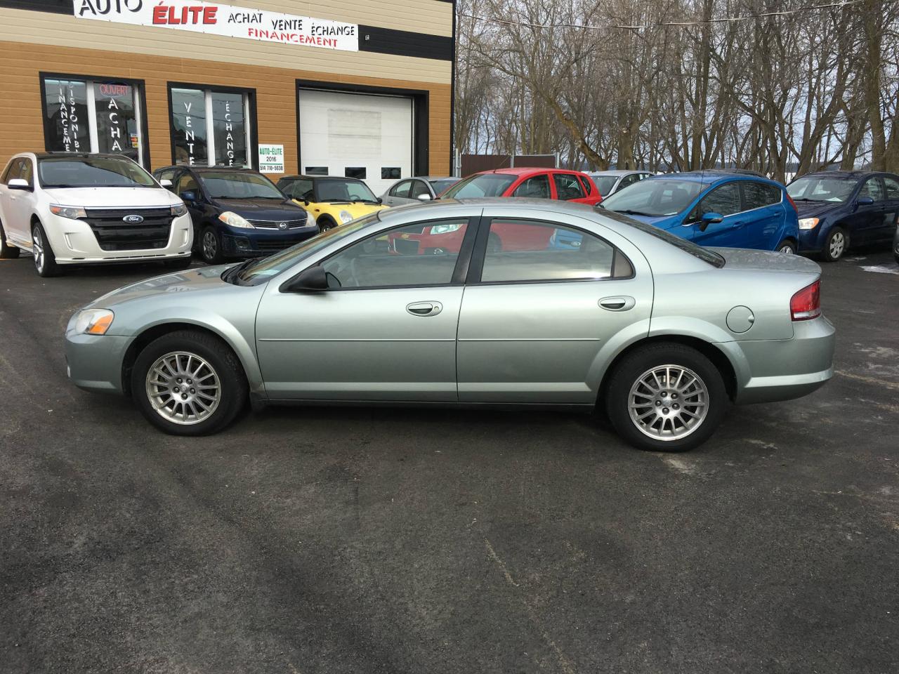 Used 2005 Chrysler Sebring 4 portes Tourisme for sale in St-Sulpice, QC