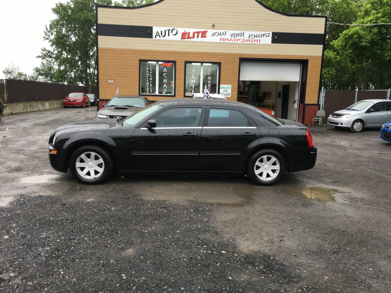 Used 2005 Chrysler 300 Berline 4 portes 300 à traction arrière for sale in St-Sulpice, QC