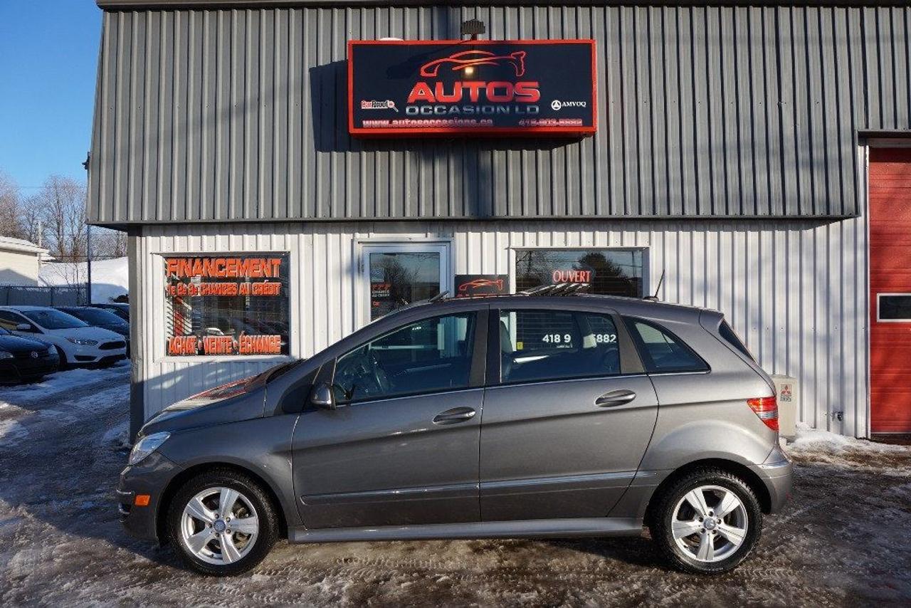 <a href=https://www.autosoccasions.ca/occasion/MercedesBenz-BClass-2011.html>https://www.autosoccasions.ca/occasion/MercedesBenz-BClass-2011.html</a>

MERCEDES-BENZ B-CLASS B200 2011 Hatchback Édition B200 Turbo 4cyl 2.0 LITRES TURBO ** FULL ÉQUIPÉ TOIT PANORAMIQUE INCLUS 8 JANTES MERCEDES -- TRANSMISSION AUTOMATIQUE CVT Shift-Tronic -- AVEC SEULEMENT 67 000 KM CERTIFIÉ / ANCIENNE PROPRIÉTAIRE MADAME 43 ANS : ENTRETENUE AVEC SOIN / 4 CYLINDRES 2.0 Litres TURBO TRÈS ÉCONOMIQUE ET DURABLE (RAPPORT CARPROOF DISPONIBLE) COULEUR EXTÉRIEUR GRAY FONCÉ, INTÉRIEUR NOIR / SIÈGES CHAUFFANTS-ÉLECTRIQUES. INSPECTION COMPLÈTE INCLUSE -- ÉCHANGE ACCEPTÉ -- FINANCEMENT SUR PLACE À PARTIR 4.99 % -- GARANTIE INCLUS : 1 MOIS OU 1700 KM GROUPE MOTOPROPULSEUR -- POSSIBILITÉ DE GARANTIE PROLONGÉE À PRIX IMBATTABLE Avec Caa et Groupe Ppp. ÉQUIPEMENT COMPLET B200 TURBO : AIR CLIMATISÉ - RÉGULATEUR VITESSES - PHARE ANTI-BROUILLARD - TOIT OUVRANT PANORAMIQUE - TOIT OUVRANT ÉLECTRIQUE - JANTES 17 POUCES / PNEUS DÉTÉ TRÈS BON - JANTES 16 POUCES / PNEUS DHIVER NOKIAN EXCELLENT - SIÈGES CHAUFFANTS/ÉLECTRIQUES - ORDINATEUR DE BORD - LECTEUR CD-Mp3 - CHARGEUR 6 CD - CONTRÔLE AUDIO VOLANT - BLUETOOTH/TÉLÉPHONE - TAPIS WEATHER-TECH - VOLANT AJUSTABLE === POUR PLUS DINFORMATION DEMANDEZ (DAVID.LAMONTAGNE) 418-903-5882 // 418-931-4036 Cell === FINANCEMENT FACILE SUR PLACE 4.99 % NOUS SOMMES OUVERTS 6 JOURS : 2430 BOUL GUILLAUME-COUTURE, LÉVIS G6W-2R5 : AU PLAISIR DE VOUS SERVIR WWW.AUTOSOCCASIONS.CA