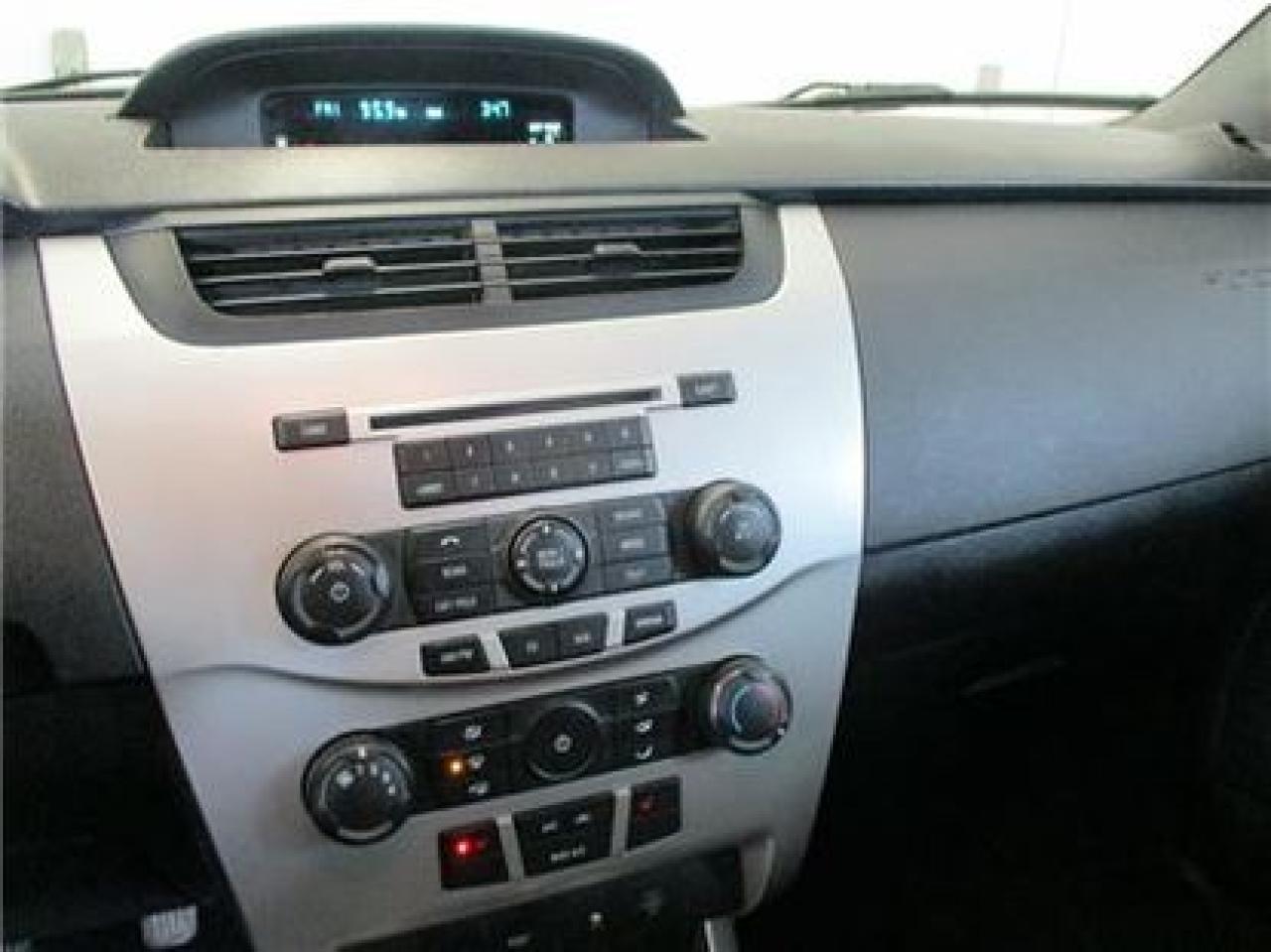 Used 2011 Ford Focus SE for sale in Saint-jerome, QC