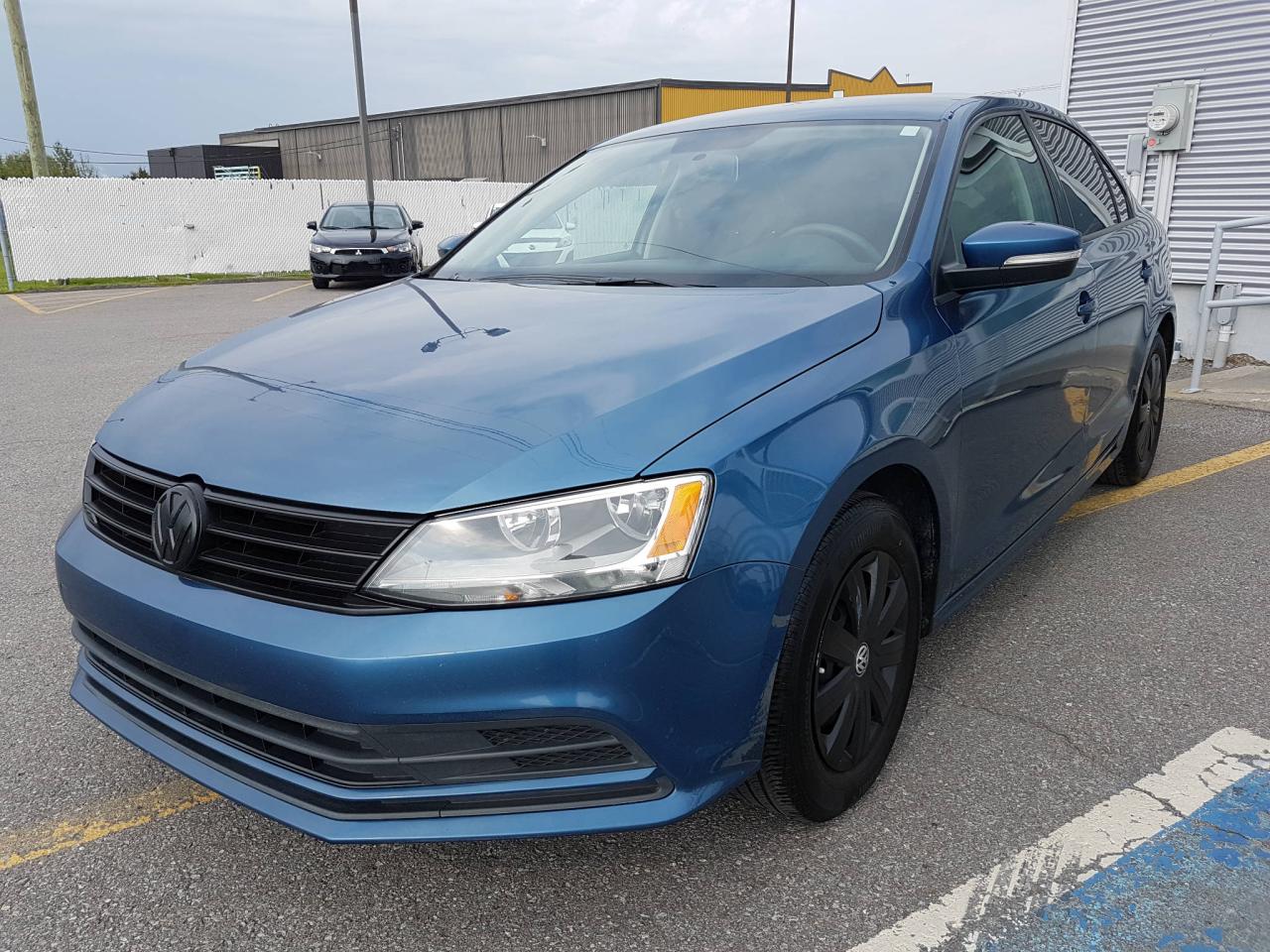Used 2015 Volkswagen Jetta Modèle Trendline 4 portes 2,0L boîte man for sale in Chicoutimi, QC