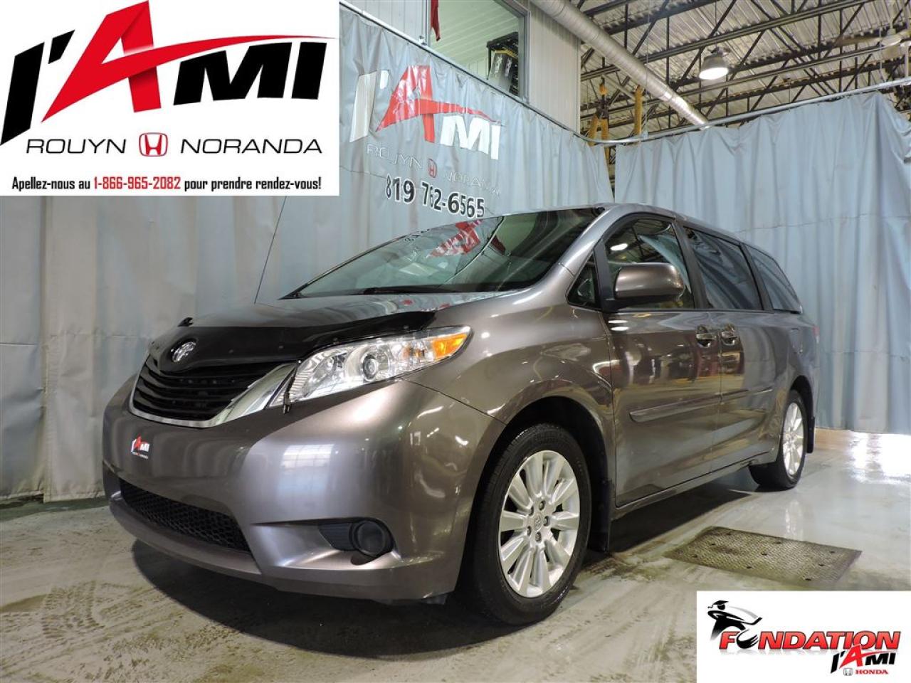 Used 2014 Toyota Sienna Le Awd Mags 7 for sale in Rouyn-Noranda, QC