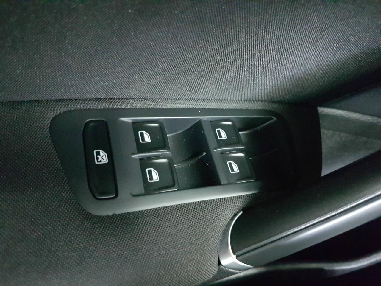 666303