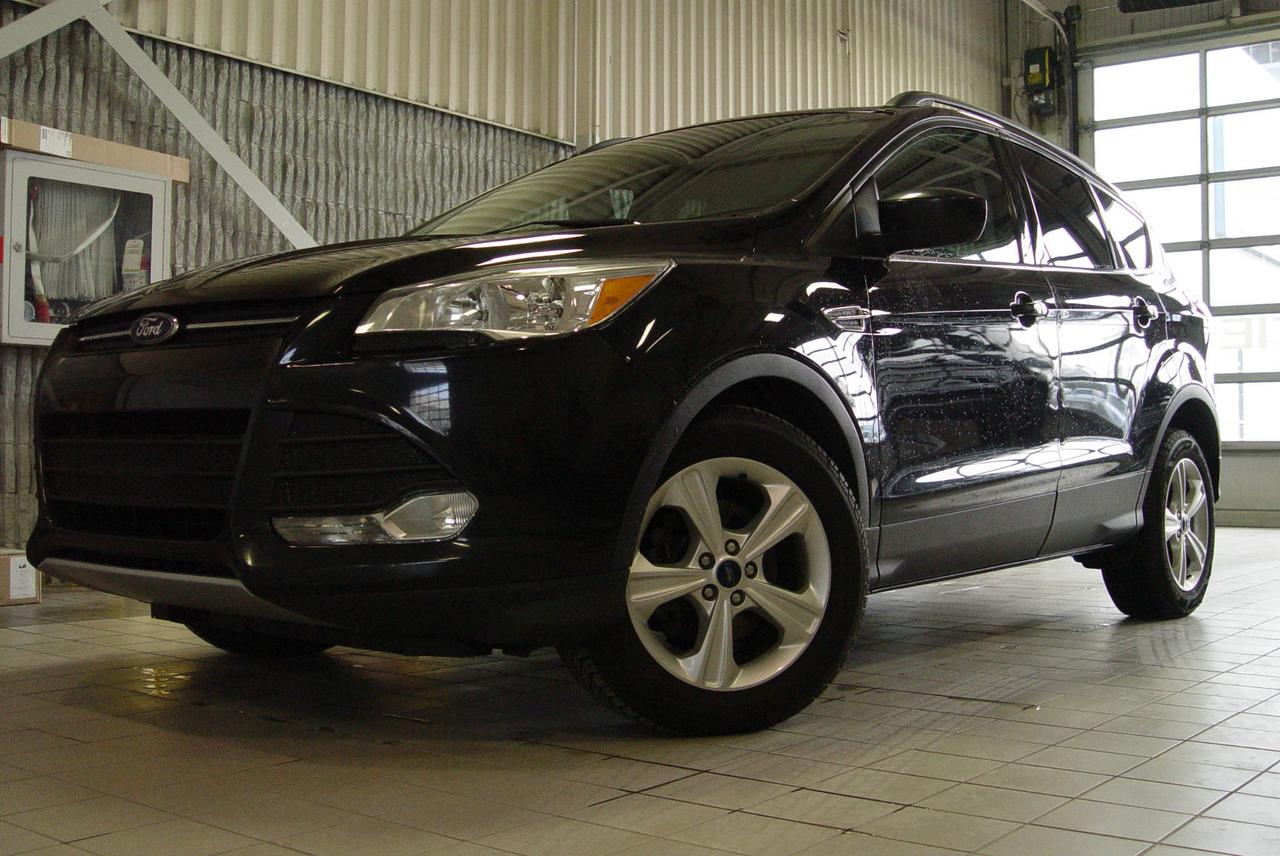 <a href=https://www.chartrandford.com/occasion/Ford-Escape-2014.html>https://www.chartrandford.com/occasion/Ford-Escape-2014.html</a>

Voici un Ford Escape SE 2014 à traction avant  abordable.

Le Ford Escape est le véhicule utilitaire le plus intelligent, doté des points forts les plus appréciés des clients d aujourd hui : l économie de carburant, la polyvalence et les technologies qui rendent la propriété et la conduite du véhicule plus facile et plus agréable.  

LEscape demeurera l un des VUS compacts le plus populaire au Canada. 

Disponible dès maintenant chez Chartrand Ford à Laval à deux pas de Montréal. Les meilleures transactions sont chez Chartrand Ford. Le financement est facile et rapide. Notre équipe dexpert saura répondre à toutes vos questions au 450.669.6110 Disponible dès maintenant chez Chartrand Ford à Laval à deux pas de Montréal. Les meilleures transactions sont chez Chartrand Ford. Le financement est facile et rapide. Notre équipe dexpert saura répondre à toutes vos questions au 450.669.6110