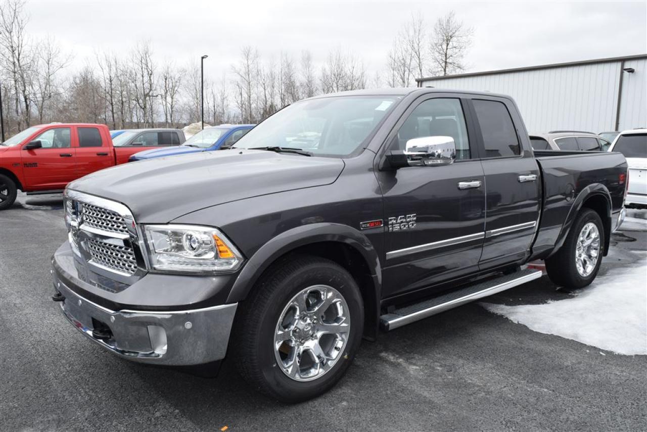 Used 2017 Ram 1500 Laramie Quad Cab 4x4 for sale in Sherbrooke, QC
