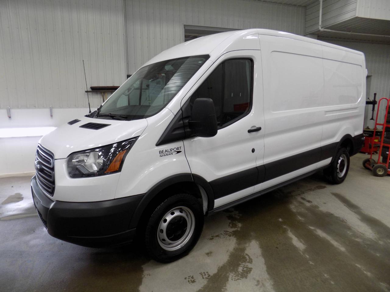 Used 2016 Ford Transit T-250 TOIT MOYEN ALLONGÉ 2016 for sale in Beauport, QC