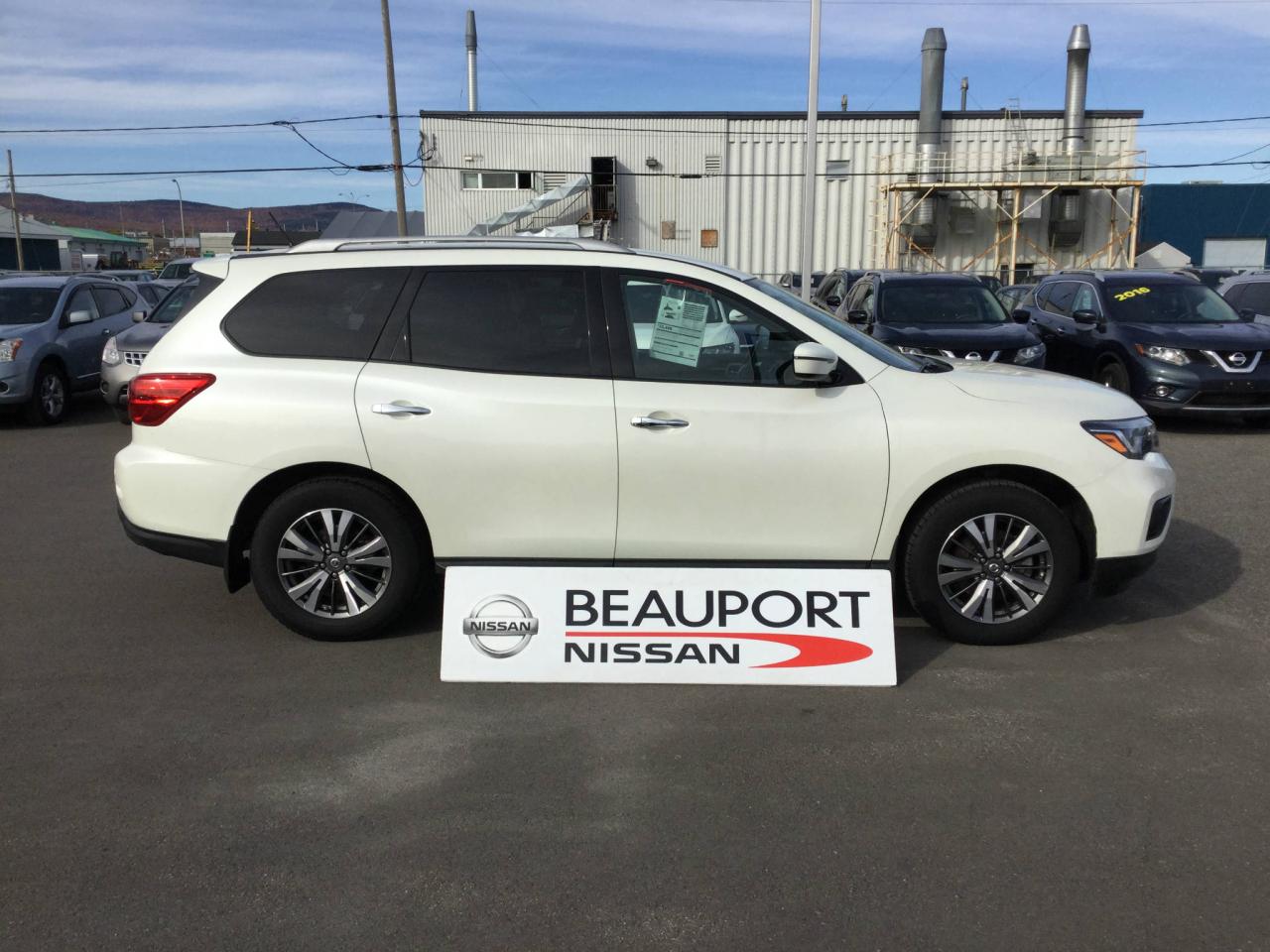 Used 2017 Nissan Pathfinder SV AWD ** PROMO 1500$ RABAIS ** for sale in Beauport, QC