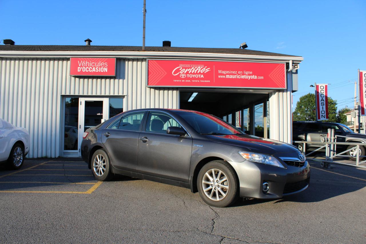 Used 2011 Toyota Camry Hybride Berline 4 portes for sale in Shawinigan, QC
