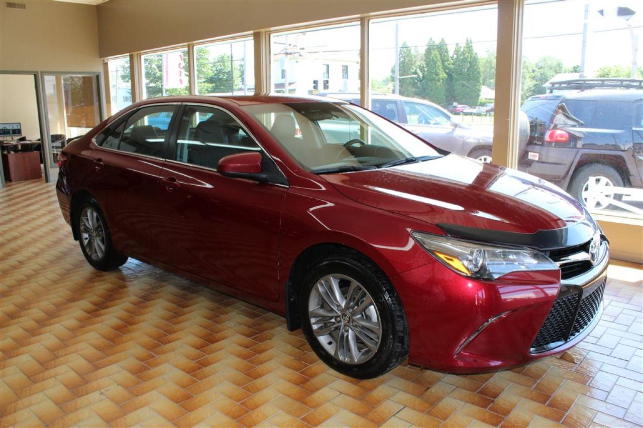 Used 2015 Toyota Camry SE ,, CUIR , MAG,CAMERA DE RECUL for sale in Shawinigan, QC