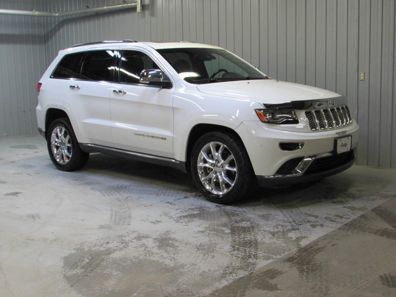 Used 2014 Jeep Grand Cherokee SUMMIT 4WD 5.7 LITRES*GPS-CUIR* for sale in Lévis, QC
