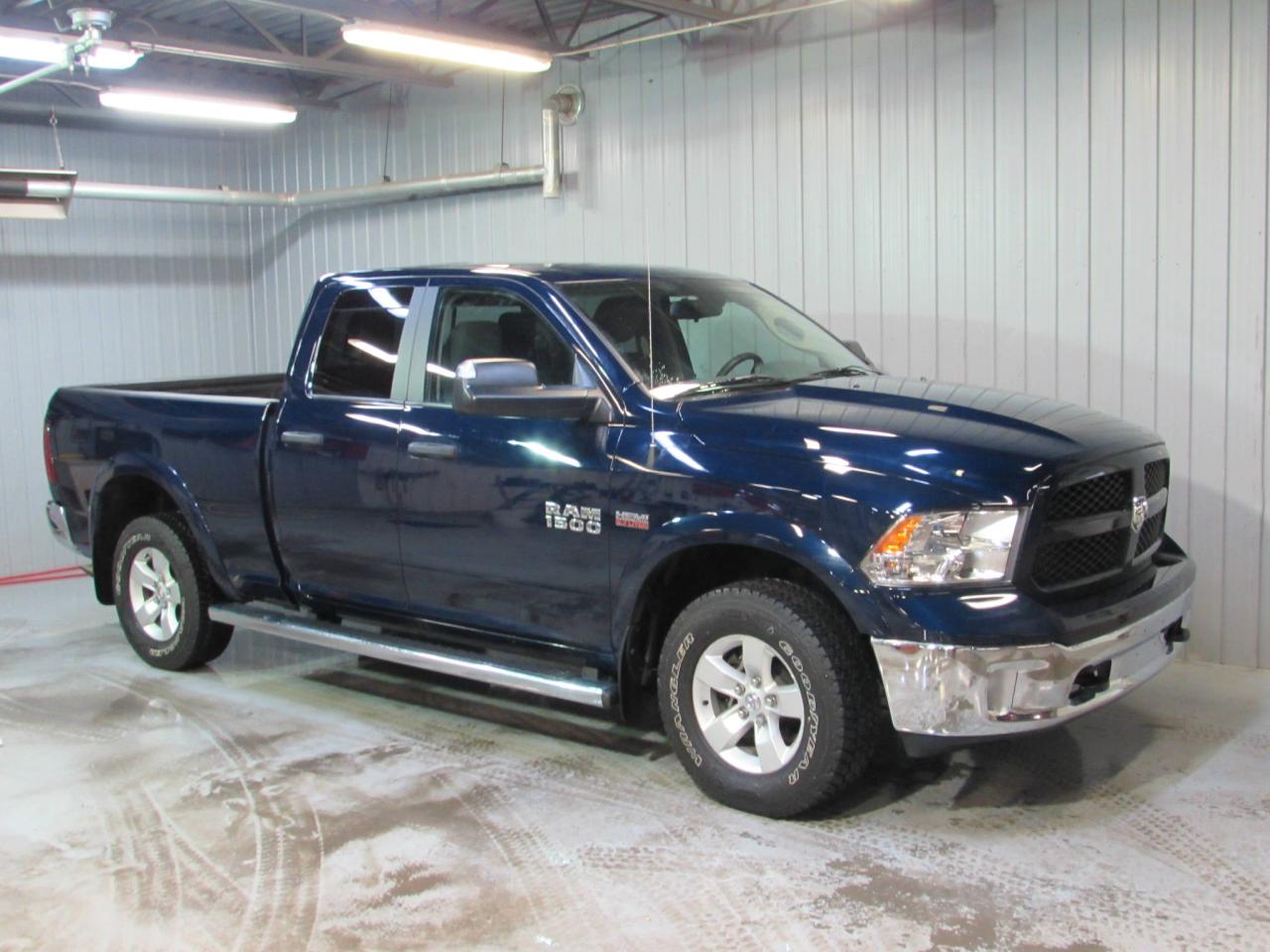 Used 2015 Ram 1500 Cabine quad 4RM, 140,5 po. Outdoorsman for sale in Lévis, QC