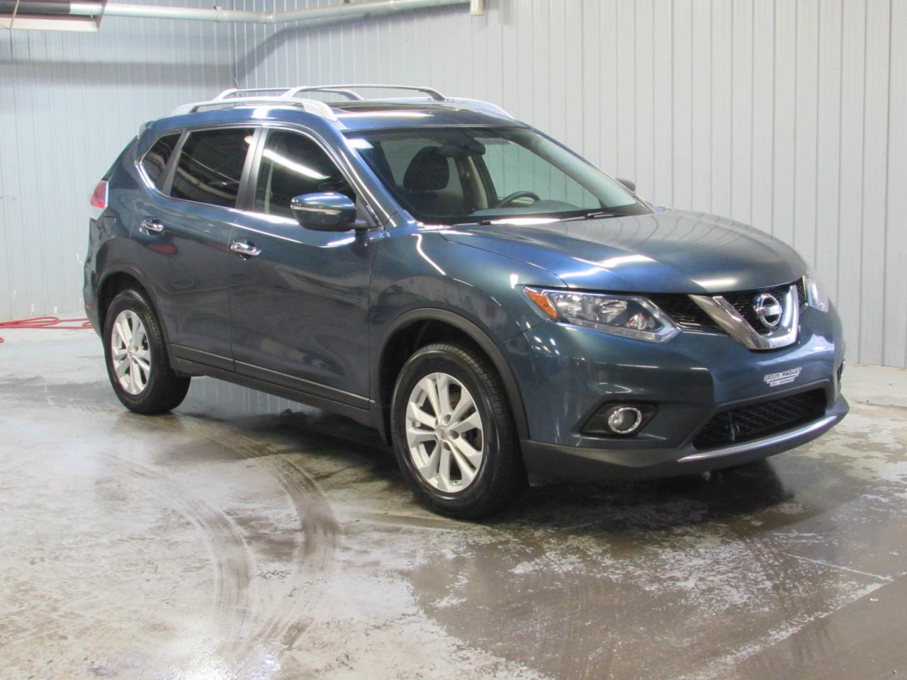 Used 2014 Nissan Rogue SV AWD *TOIT OUVRANT ÉLECTRIQUE* for sale in Lévis, QC