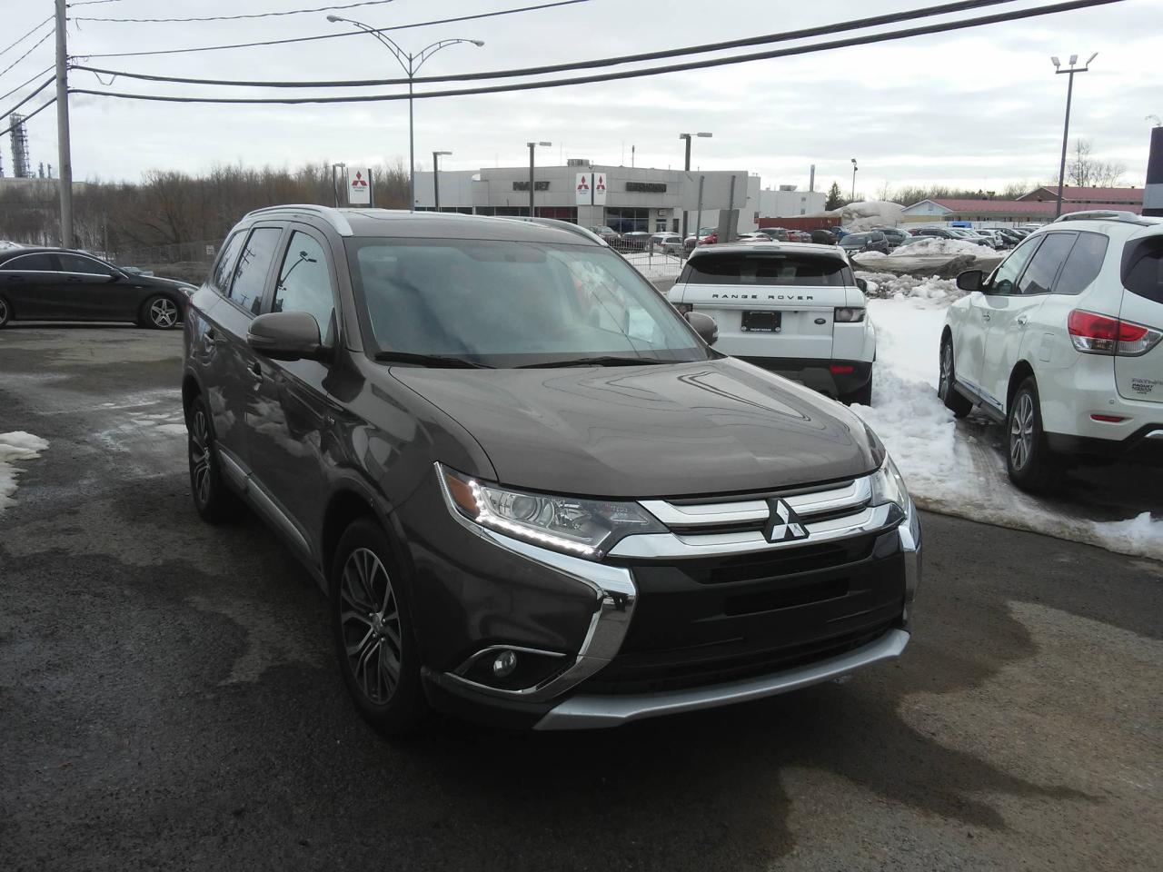 Used 2016 Mitsubishi Outlander SE AWC ÉDITION TOURING *TOIT-CAMÉRA* for sale in Lévis, QC