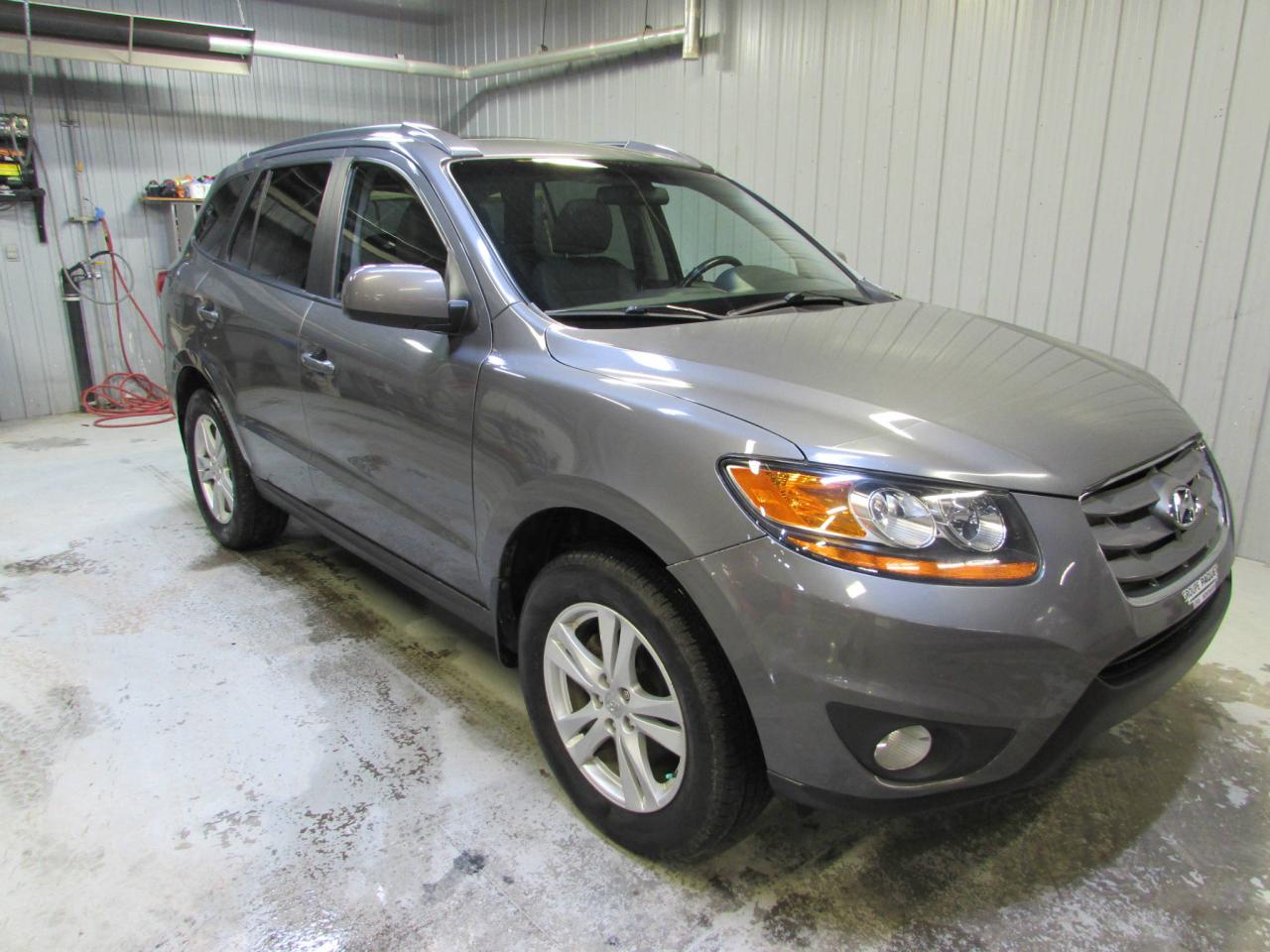 Used 2010 Hyundai Santa Fe GL AWD SPORT *TOIT OUVRANT ÉLECTRIQUE* for sale in Lévis, QC