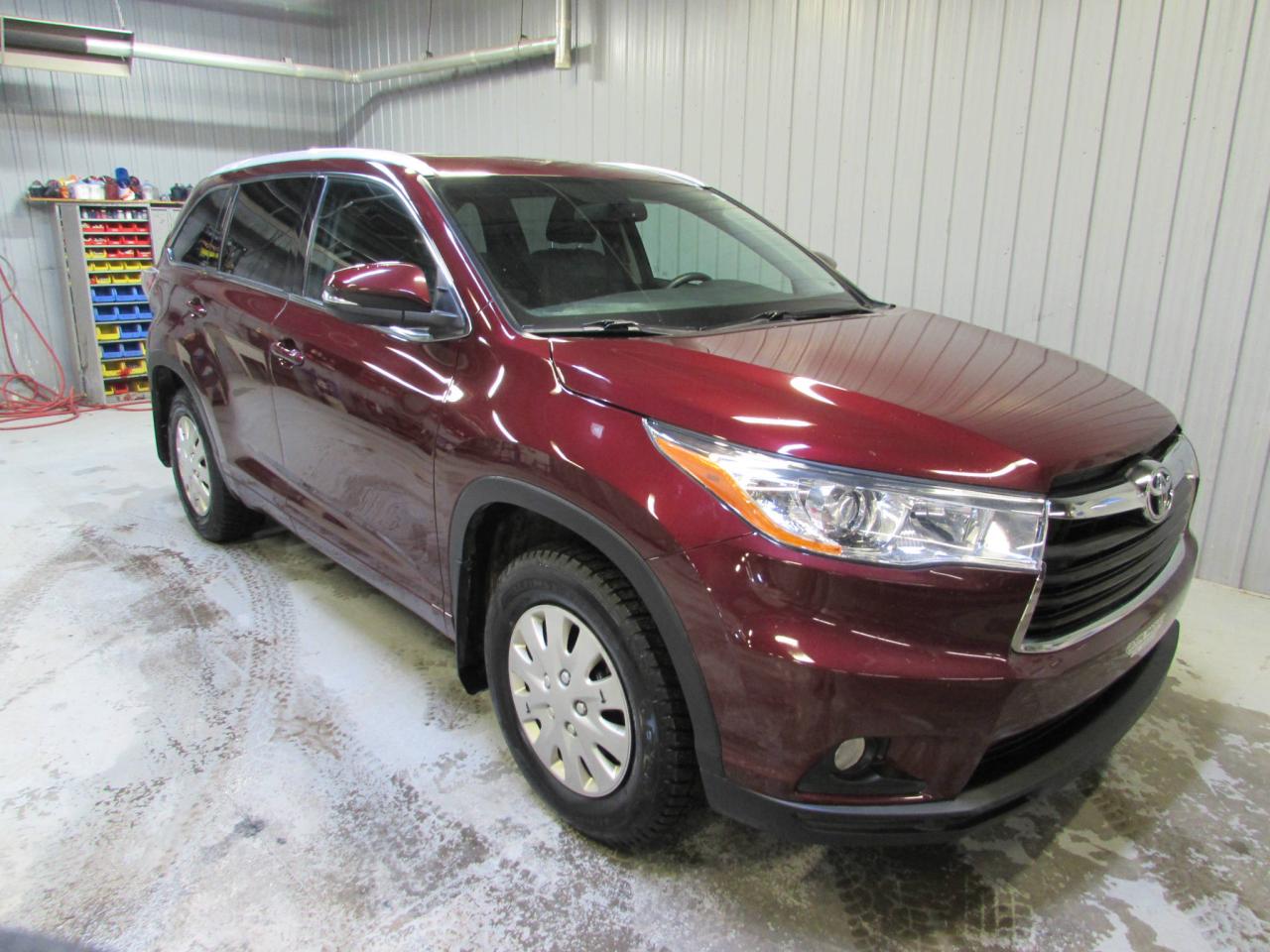 Used 2015 Toyota Highlander XLE AWD *CUIR-GPS-TOIT* for sale in Lévis, QC