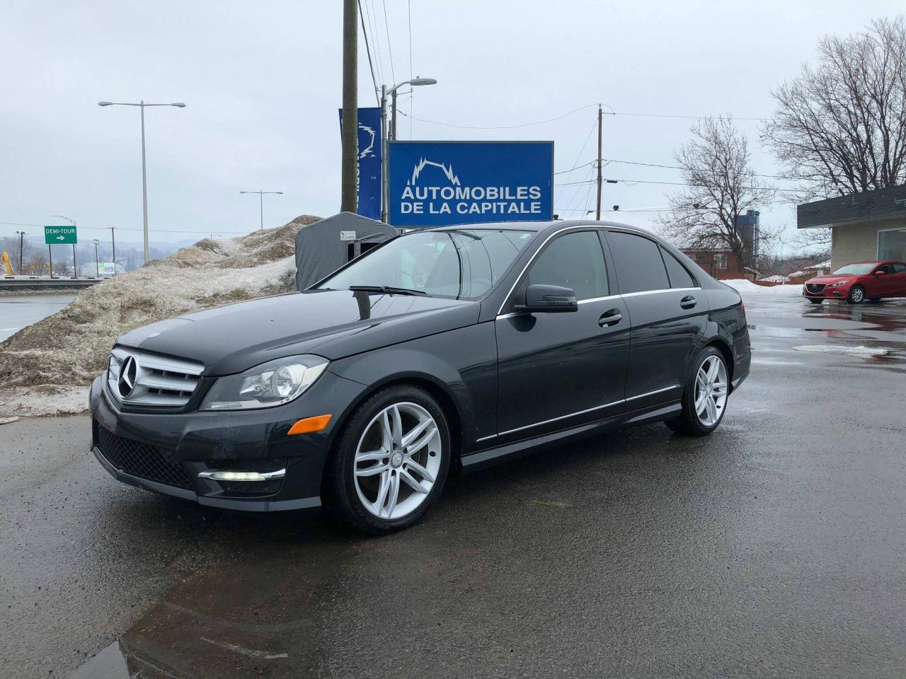 Used 2012 Mercedes-Benz C250 4Matic for sale in Québec, QC