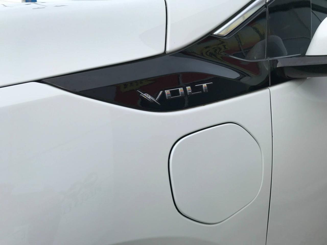 667833
