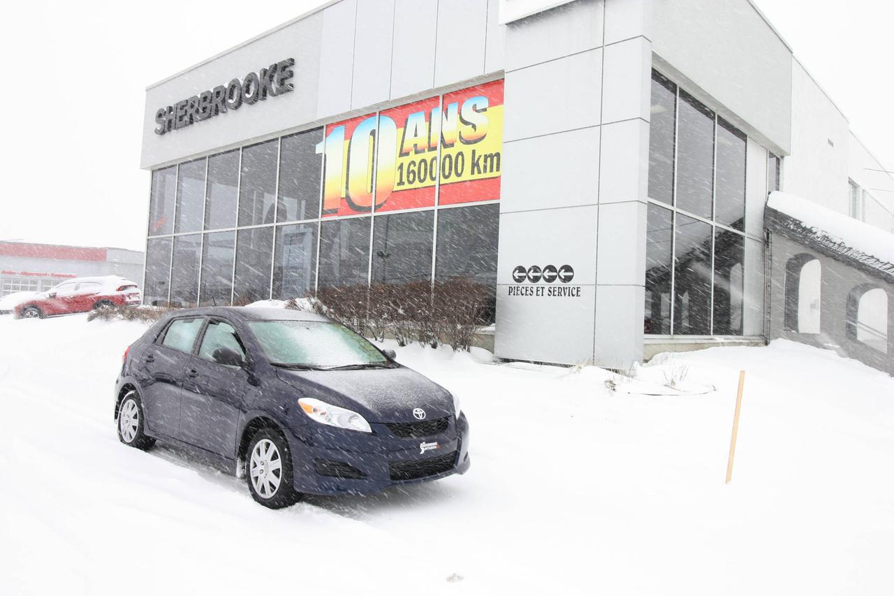 <a href=https://www.sherbrookemitsubishi.com/occasion/Toyota-Matrix-2014.html>https://www.sherbrookemitsubishi.com/occasion/Toyota-Matrix-2014.html</a>

WoW! NOUVELLE ARRIVAGE AVEC SEULEMENT 11 737 KM!!! Faites vite!!!
Rapport dhistorique Carproof disponible.

Ouvert le samedi de 10h à 16h. 

Pour une expérience dachat et un service des plus agréable cest Sherbrooke Mitsubishi, membre de lÉquipe Précision Auto. Visiter notre site web sherbrookemitsubishi.com ou equipeprecisionauto.ca pour voir tout notre inventaire de véhicules usagés. Plus de 100 véhicules usagés de toute marque au même endroit.

Situé en Estrie à Sherbrooke et Magog, près de Granby et Bromont.

Venez voir notre inventaire nous achetons et vendons des voitures doccasions de toutes marque.

Informez-vous auprès de nos conseillés qualifiés pour connaitre nos Programmes de Financement EN LIGNE Avantageux!
Le paiement de $59/ semaine est basé sur un prix de vente de $14497 avec $0 comptant sur un terme de 84 mois avec un taux dintérêt de 5.99% (taux peut varier). Le paiement inclus les intérêts et le capital (taxes incluses). Les immatriculations et les assurances-prêt sont en sus. Le tout sur approbation du crédit. Les taux et termes sont à titre indicatif seulement.

Frais administratif de 599$ pour la garantie 1 an incluse, Protection Plus Sherbrooke Mitsubishi.