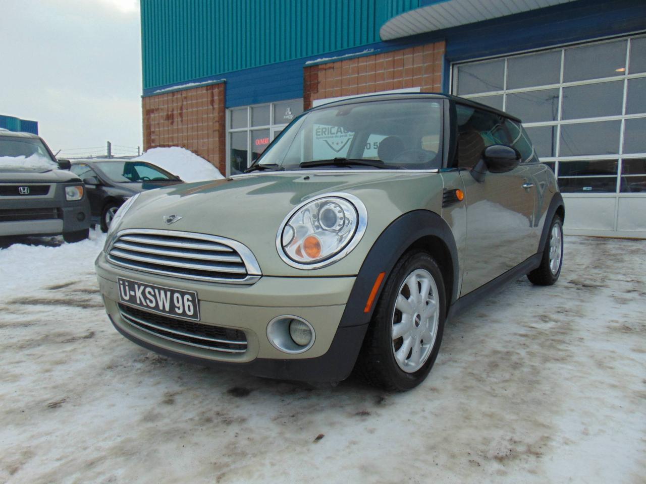 Used 2008 Mini Cooper Classic for sale in St-Eustache, QC