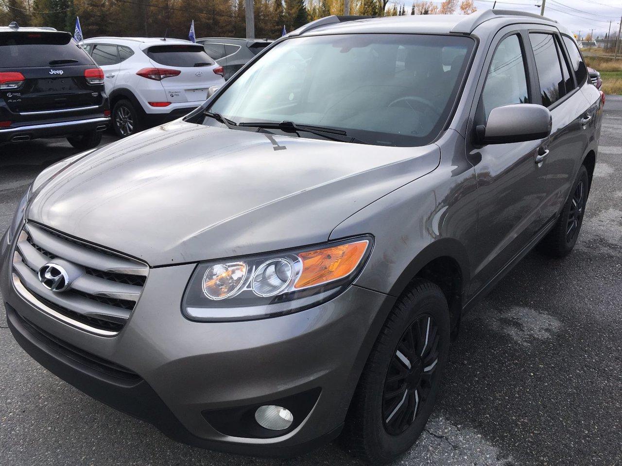 <a href=https://www.poirierhyundai.ca/occasion/Hyundai-Santa_Fe-2012.html>https://www.poirierhyundai.ca/occasion/Hyundai-Santa_Fe-2012.html</a>

Hyundai Santa Fe GL AWD SI?GES CHAUFFANTS Pneus d\Hiver inclus 2012Régulateur de vitesse, Essuie-glaces intermittents, Anti-démarreur, Freins ABS, Contrôle de stabilité, Coussin gonflable conducteur, Coussins gonflables latéraux, Lecteur CD, Lecteur MP3, Lampes de lecture arrière, Volant ajustable, Tapis protecteurs, Rétroviseur électrique, Direction assistée, Rétroviseurs chauffants, Coussins gonflables arrière pour la tête, Freins à disque, Sièges chauffants - Avant, Antipatinage, Phares antibrouillards, Verrous de sécurité pour enfants, Sièges baquets, Technologie Bluetooth intégrée, Climatisation arrière, Aluminium, Climatisation