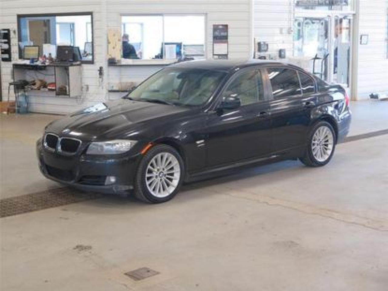 Used 2010 BMW 3 Series Xdrive 328i Xdrive for sale in Lévis, QC