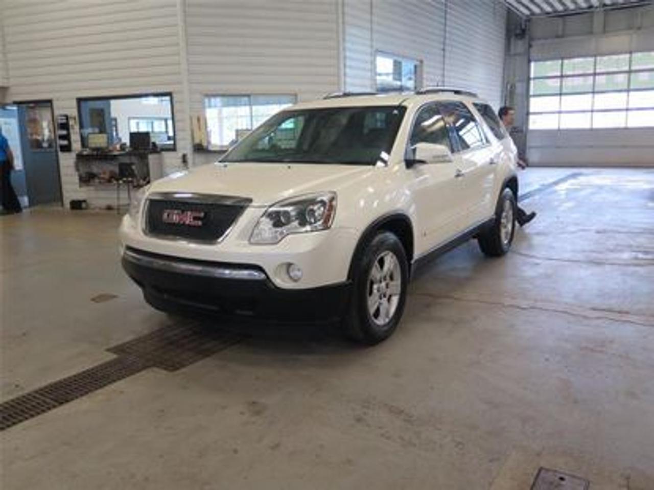 <a href=https://www.autoaubaine.com/GMC-Acadia-c6897367.html>https://www.autoaubaine.com/GMC-Acadia-c6897367.html</a>

*** Seulement 11495 $ *** Gmc Acadia SLE 2009 blanc avec lintérieur noir avec 142 118 km certifié, AWD et 8 passagers. Parfait pour lespace et la famille. Ce véhicule est équipé dun climatiseur, commande audio au volant, sièges électriques, miroirs électriques,lecteur CD, entré auxiliaire, etc. Garantie de 3 mois ou 5000 km motopropulseur. ( Garantie prolongé disponible à prix imbattable ) Taux de financement à partir de seulement 4.69 %. Nous sommes en affaire depuis 48 ans pour vous offrir un service irréprochable. Venez voir ce VUS au 4560 Boulevard Guillaume-Couture à Lévis. Pour plus dinformation 418-837-0859 ou la fin de semaine par téléphone ou sms 581-982-8599. Garage clément fournier est recommandé CAA et membre de lamvoq. Tout nos véhicules sont inspecté par nos mécaniciens. Au plaisir de vous servir.