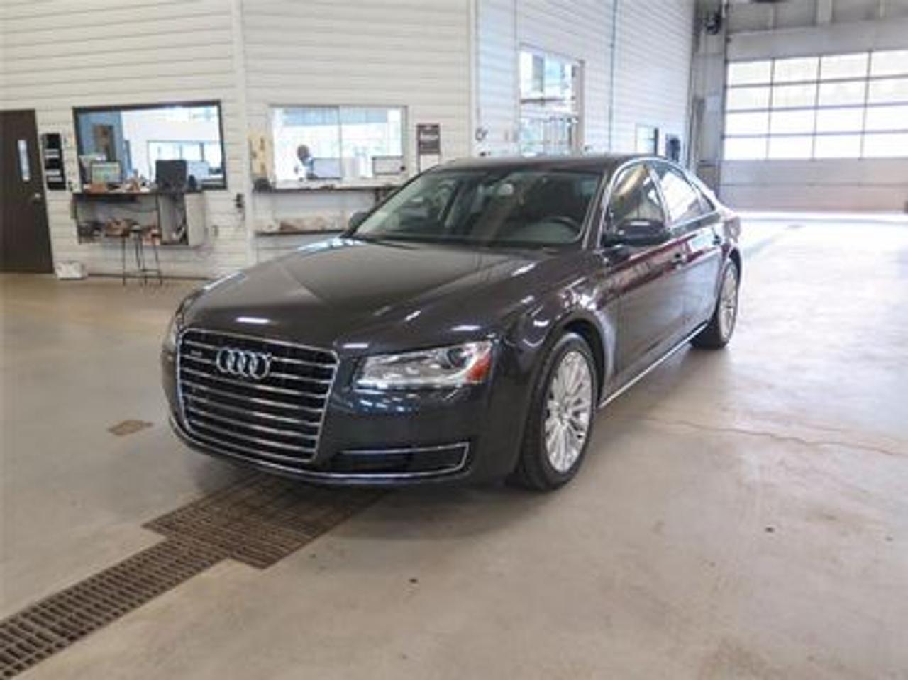 <a href=https://www.autoaubaine.com/Audi-A8-c6887500.html>https://www.autoaubaine.com/Audi-A8-c6887500.html</a>

*** Seulement 15 527 km certifié BAS kilométrage !! *** Magnifique Audi A8 Quattro 2015 étain avec lintérieur brun, AWD. Véhicules jamais accidenté ( rapport carproof disponible ) Ce véhicule est très bien équipé; bluetooth, sièges chauffants, mémoires,refroidissant et électriques, toit ouvrant, intérieur en cuir, caméra de recul, sonar de recul, système de navigation, ordinateur de bord et bien plus encore. Garantie de 3 mois ou 5000 km motopropulseur ( Garantie prolongé disponible à prix imbattable ) Taux de financement à partir de seulement 4.69 %. Nous sommes en affaire depuis 48 ans pour vous offrir un service irréprochable. Venez voir cet magnifique Audi au 4560 Boulevard Guillaume-Couture à Lévis. Pour plus dinformation 418-837-0859 ou la fin de semaine par téléphone ou sms 581-982-8599. Garage clément fournier est recommandé CAA et membre de lamvoq. Tout nos véhicules sont inspecté par nos mécaniciens. Au plaisir de vous servir.